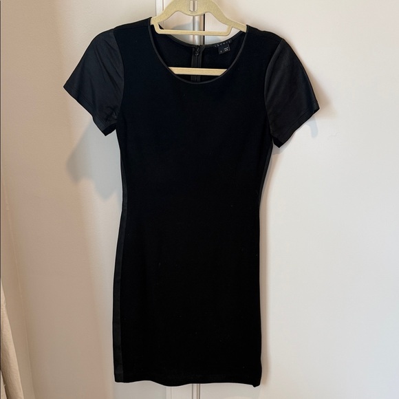 Theory Dresses & Skirts - Theory Black Short Sleeve Midi Dress